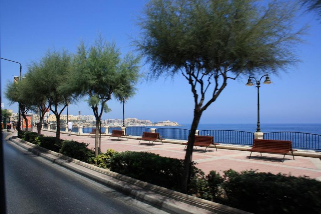 Stylish 2Br Apartment In Central St Julians Saint Julian's Exteriér fotografie